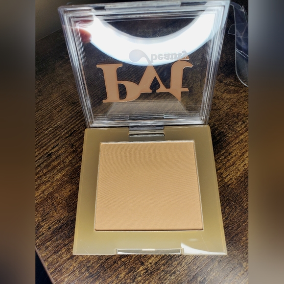 5/75$ PYT BEAUTY - Set Me Up Setting Powder in Caramel - Picture 8 of 12